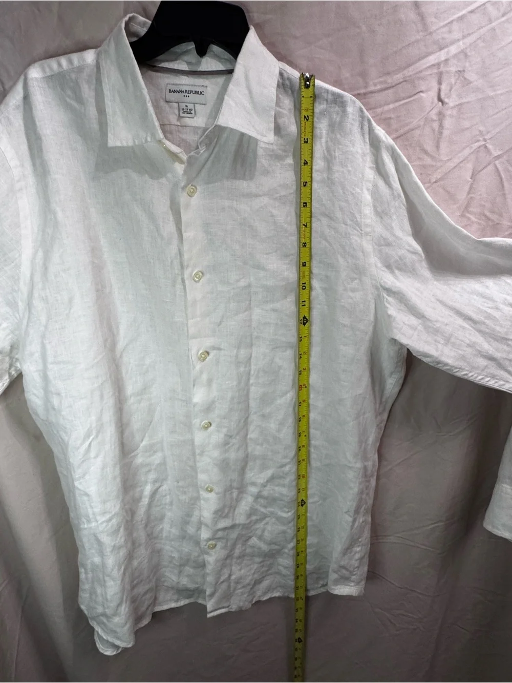 Banana Republic Men's White Linen Button-Up Shirt
